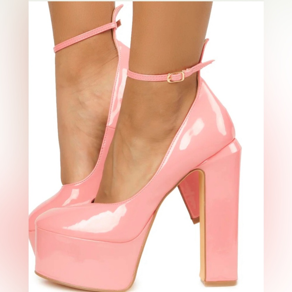 Schutz Pink 💗 Platforms !